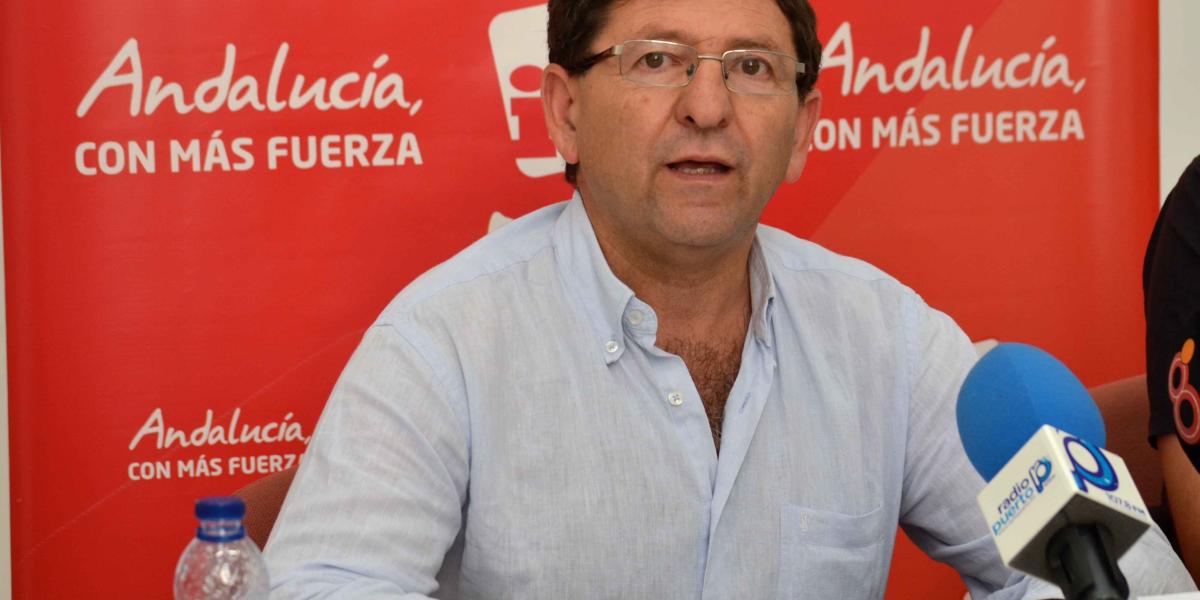El edil de IU Julio Acale.