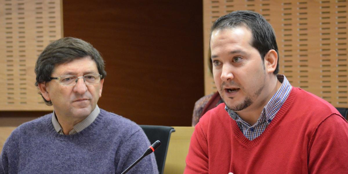 Julio Acale y Antonio Fernández en el Pleno.