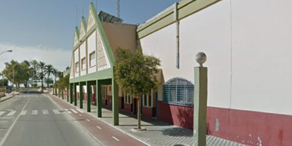 Una imagen de una de las fachadas de las instalaciones deportivas de la ciudad.