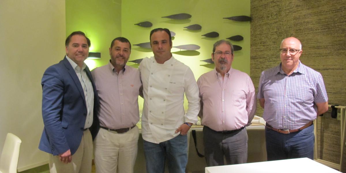 Encuentro con Ángel León.