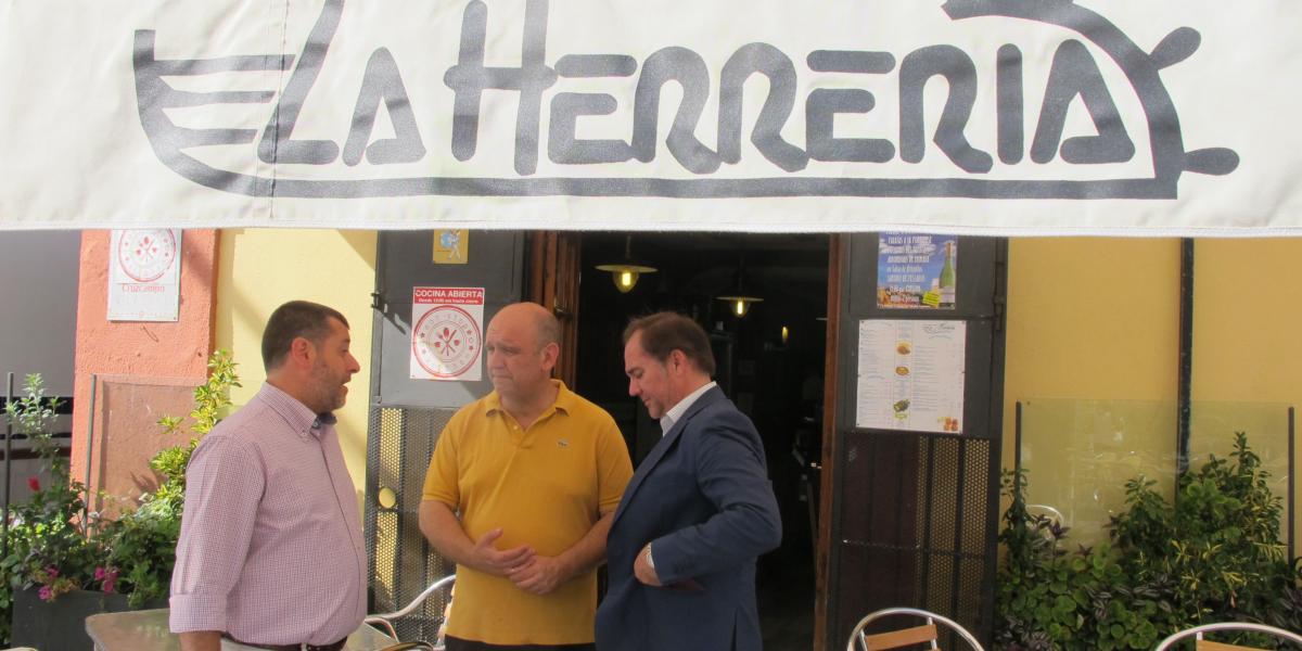 El alcalde visita la Herrería