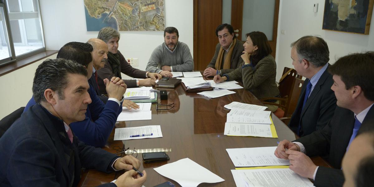 Encuentro de Candón con los representantes de las grandes superficies portuenses
