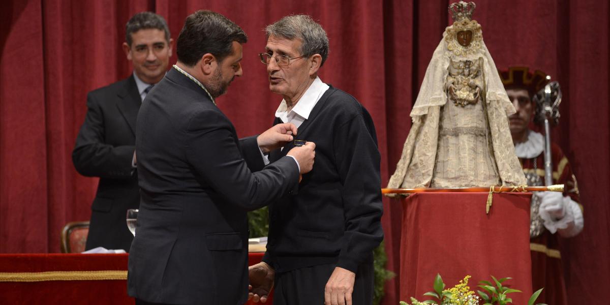 El Padre Angulo ya es Hijo Adoptivo de El Puerto