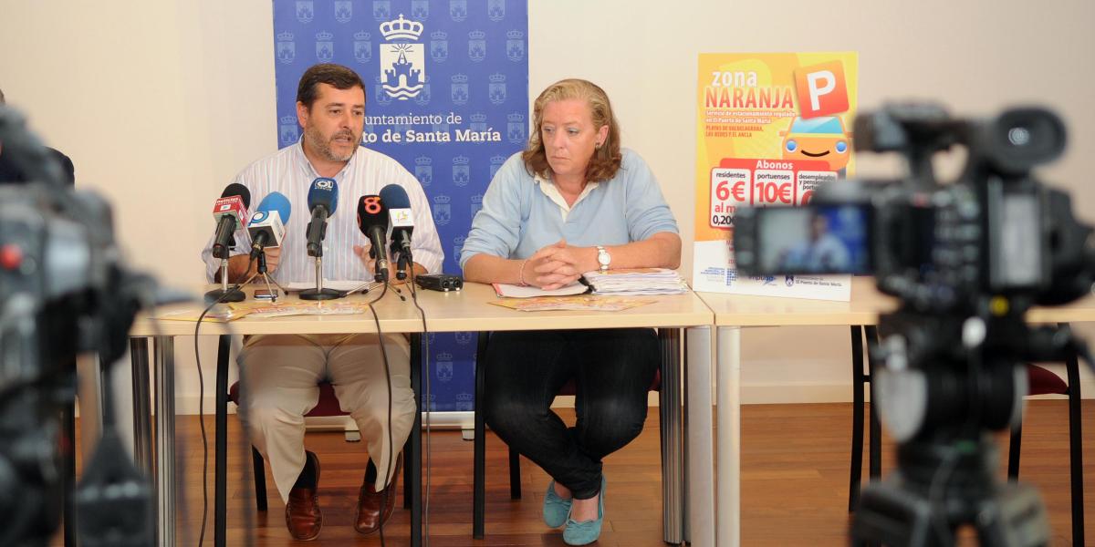 Alfonso Candón y Patricia Ybarra hablando de la Zona Naranja