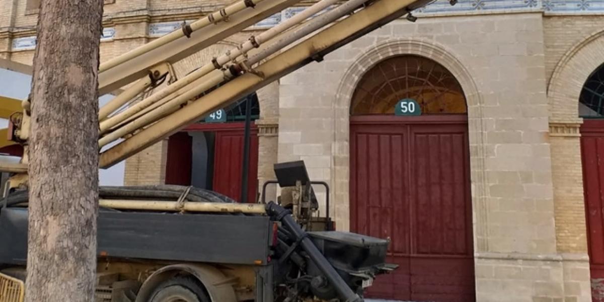 Ya han comenzado las obras en la Real Plaza de Toros.