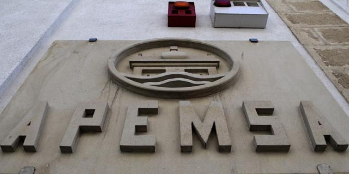 Letrero en la fachada de la sede de Apemsa.