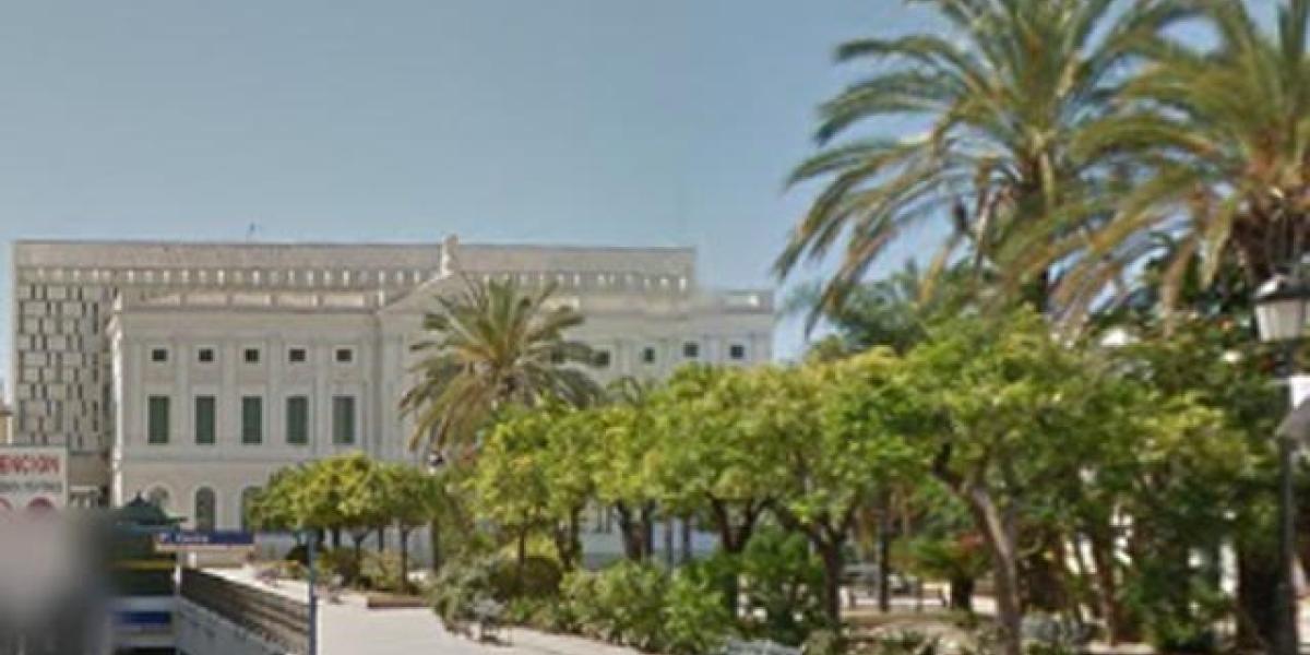 Ayuntamiento de la Plaza de Isaac Peral.
