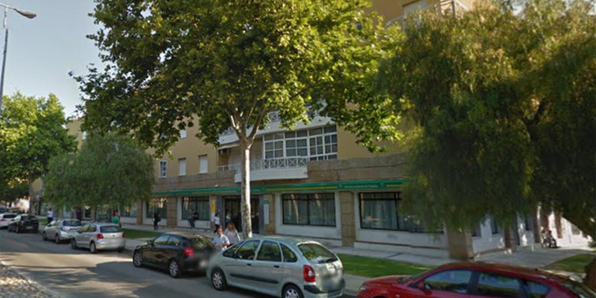 Exteriores de la Oficina de Empleo.
