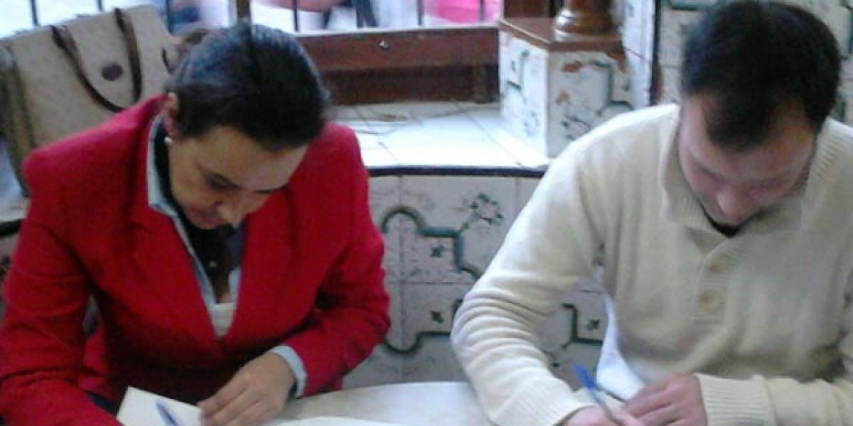 Firma del convenio de Acodema y Consumidores Europeos en Acción.