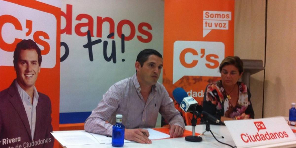 Javier del Cuvillo y Silvia Gómez en una rueda de prensa.