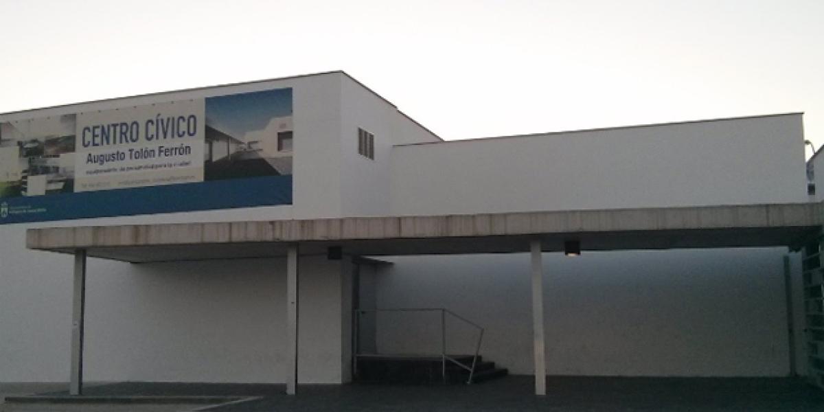 Fachada del Centro Cívico "Augusto Tolón Ferrón".
