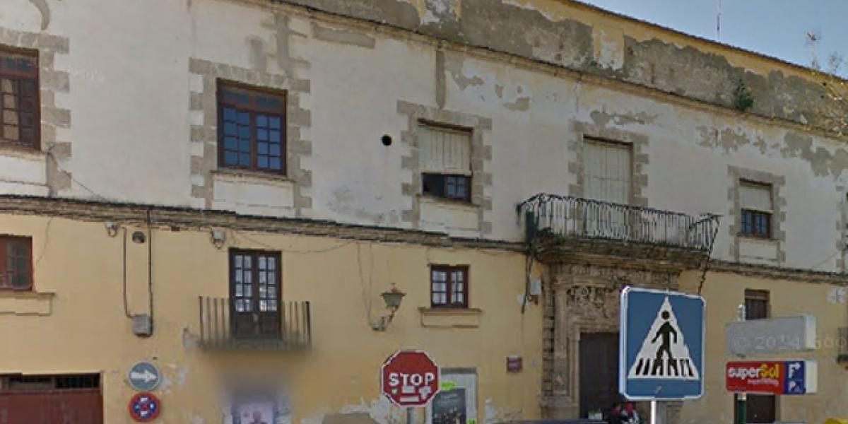 Fachada de la Casa de las Cadenas.