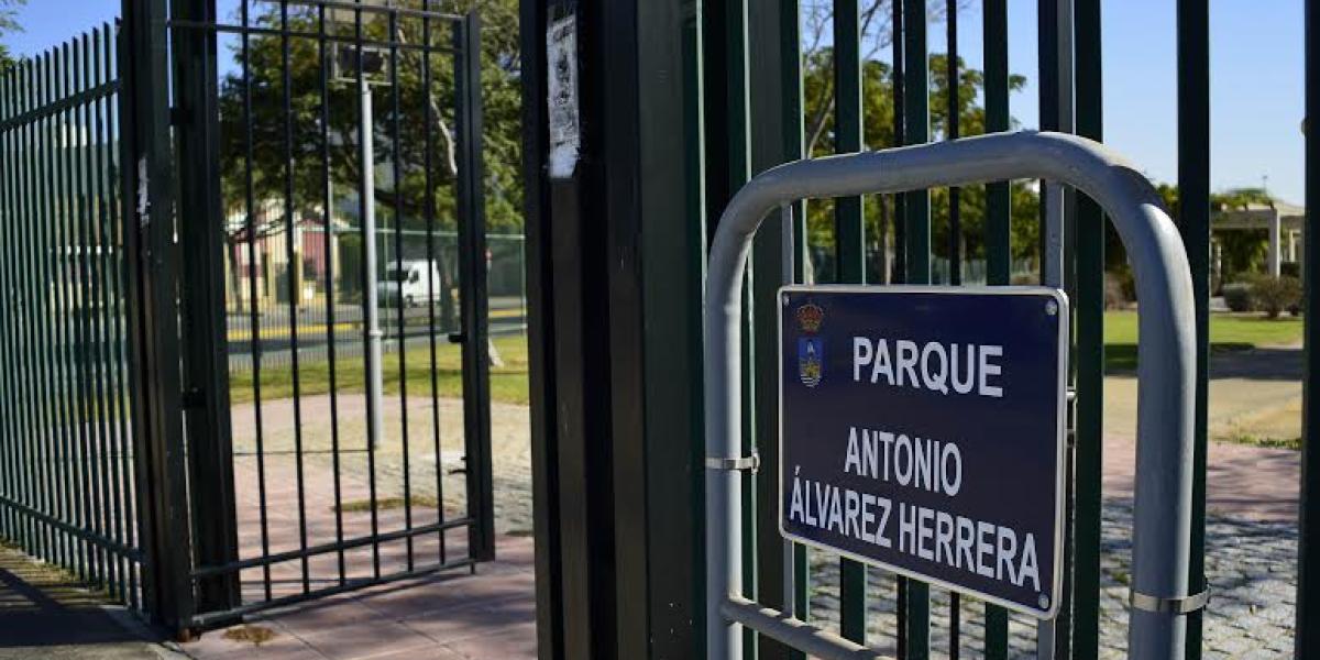 Placa del Parque del Juncal.
