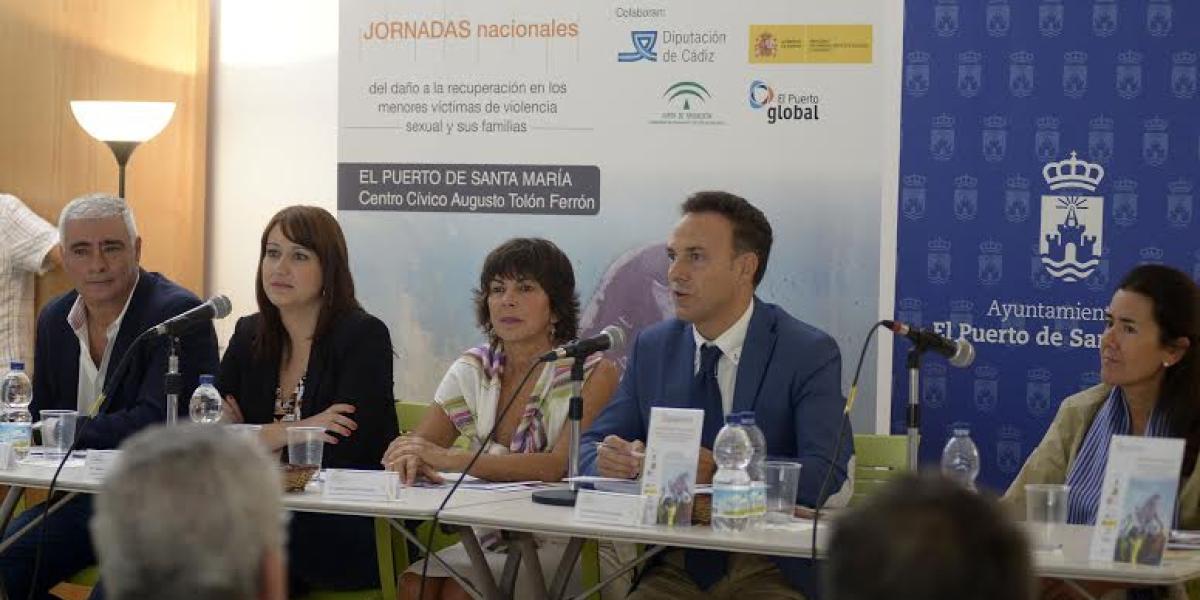 Inauguración de las jornadas contra la violencia hacia los menores.