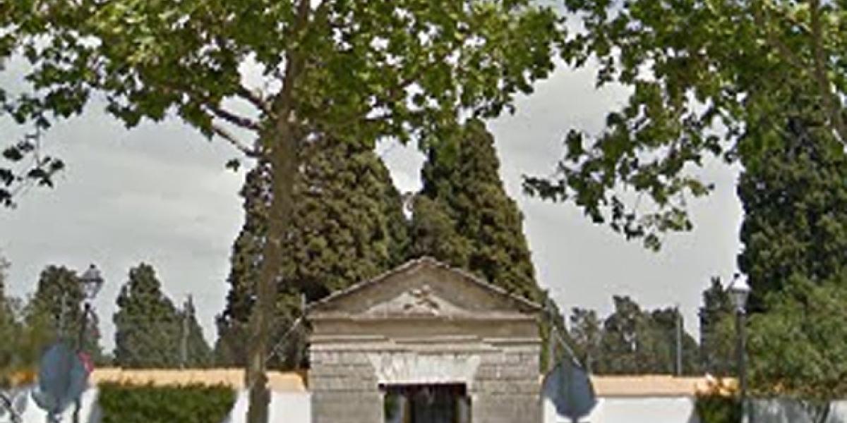 Exteriores del Cementerio Municipal.