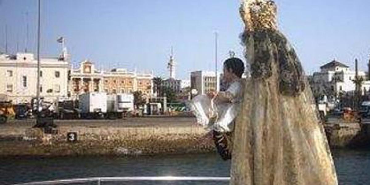 Procesión marítima de la Virgen del Carmen.