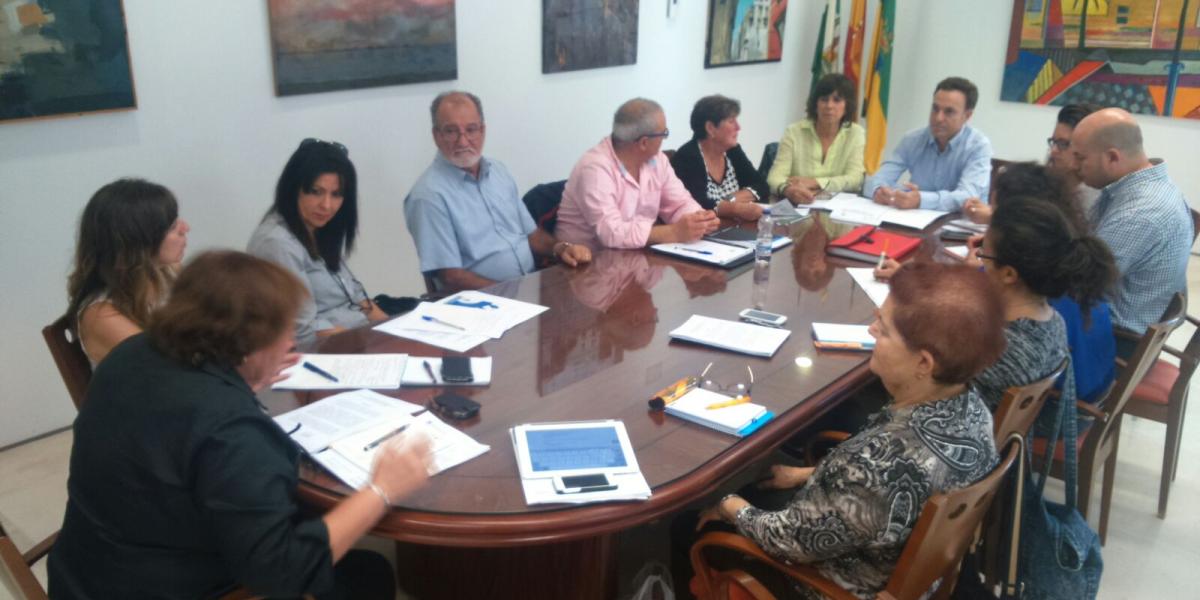 Reunión entre Flave y equipo de Gobierno.
