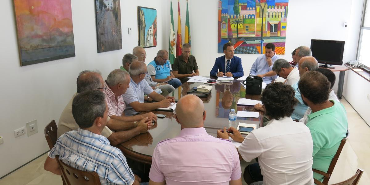 Un momento de la reunión sobre el cierre de Dercan.