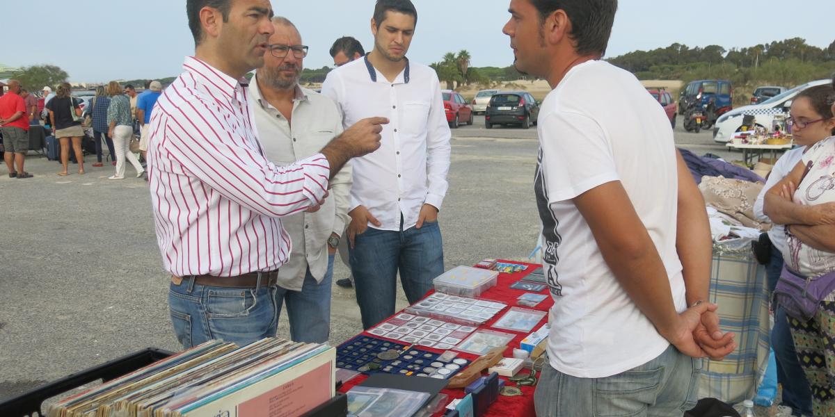 Ángel Quintana en el Mercadillo Solidario.