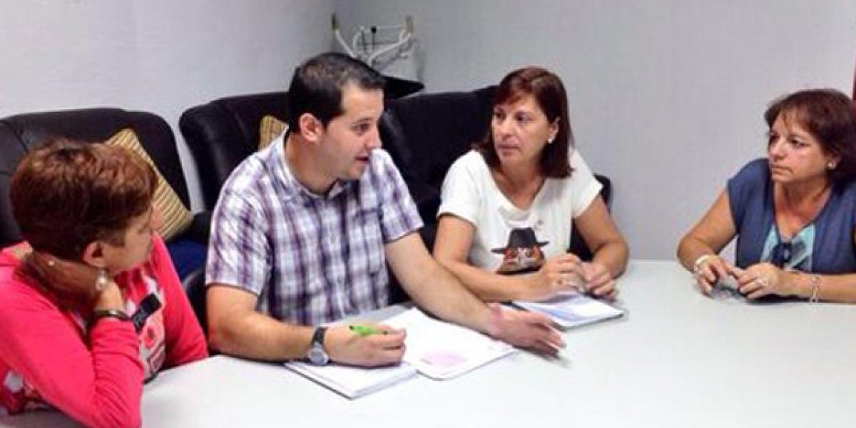 Visita de IU a AFA.