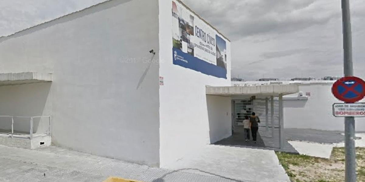 Fachada del Centro Cívico "Augusto Tolón Ferrón".