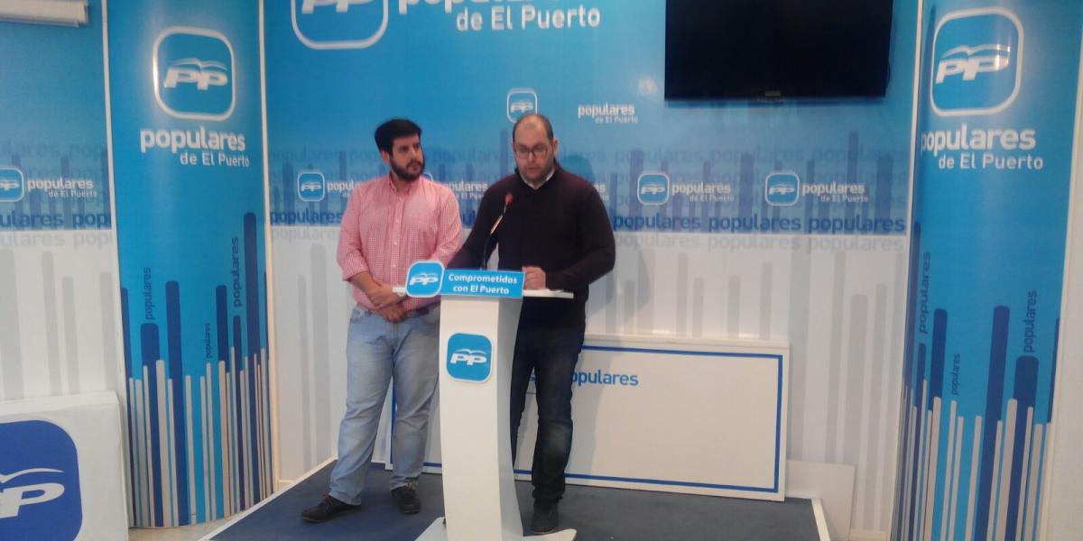 Vázquez y Bello en rueda de prensa.
