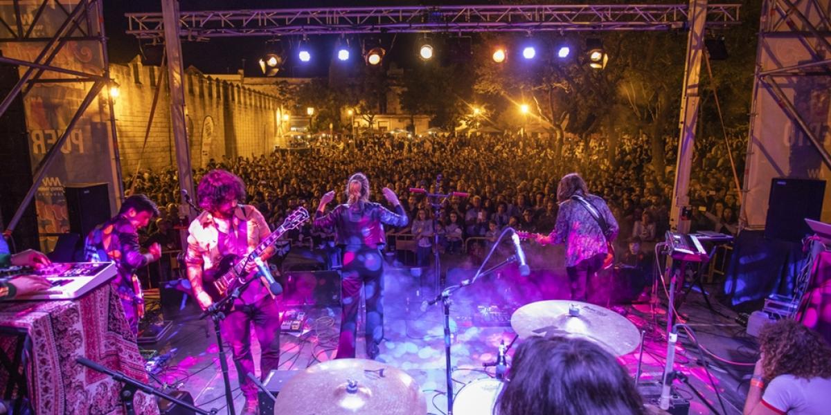Un instante de uno de los conciertos que se celebraron en la Plaza Alfonso X "El Sabio".