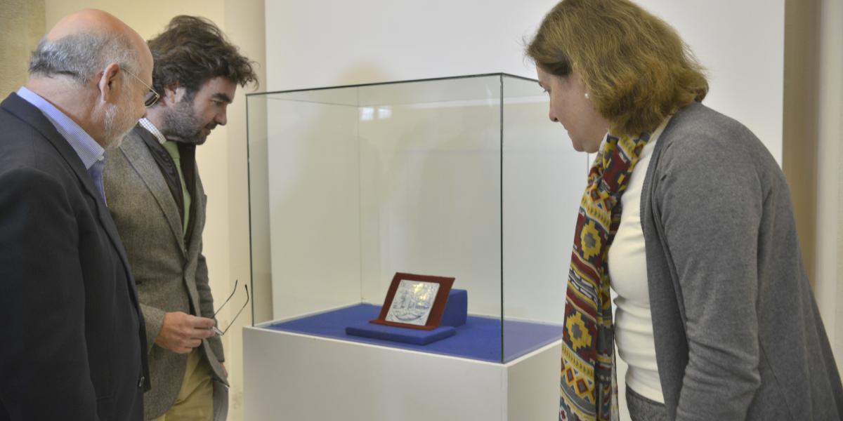 Presentación del azulejo de Delft