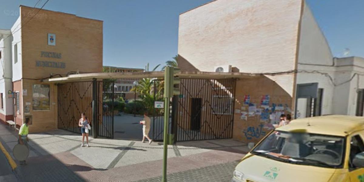 Exteriores de las Piscinas Municipales.