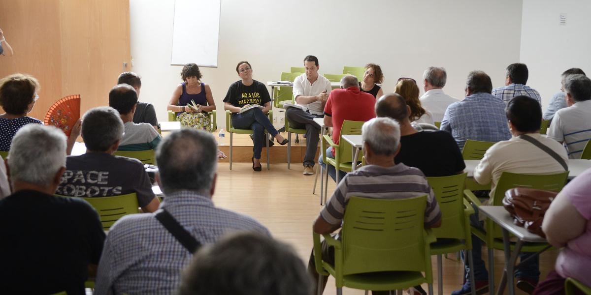 Reunión sobre los parkings.