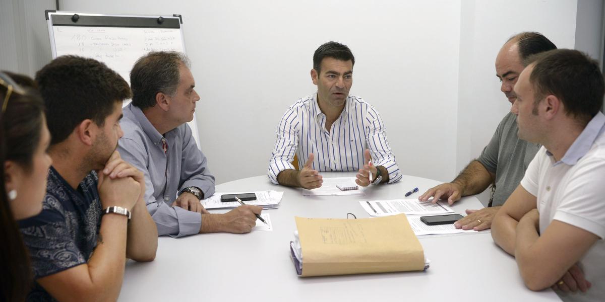 Reunión de Ángel Quintana con Acodema.