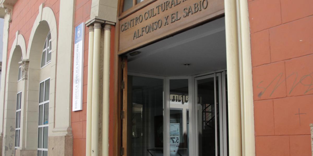 Exteriores del Centro Cultural Alfonso X "El Sabio".