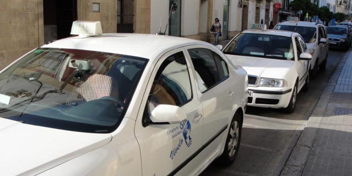 Taxis en la calle Larga.