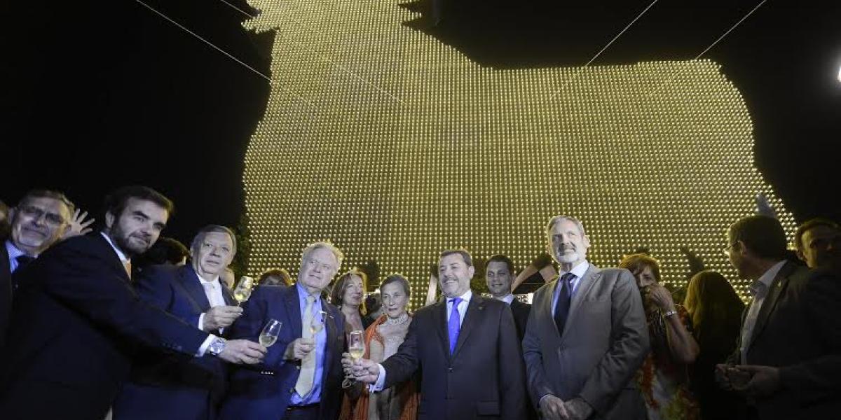 Encendido del alumbrado extraordinario de la Feria 2015.