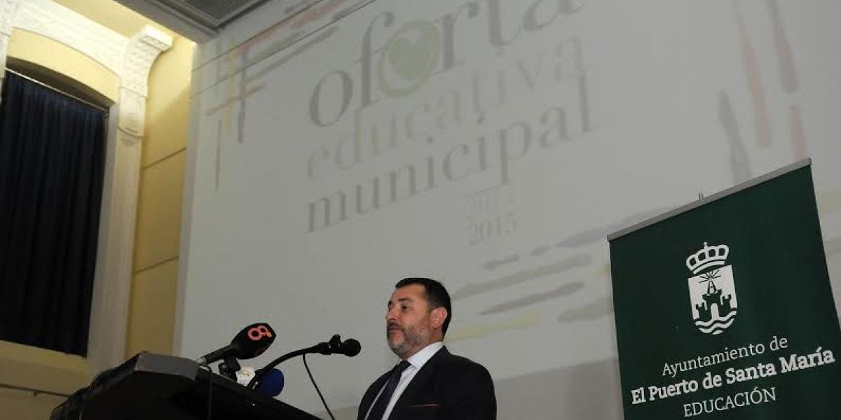 Alfonso Candón en la presentación de la Oferta Educativa Municipal.