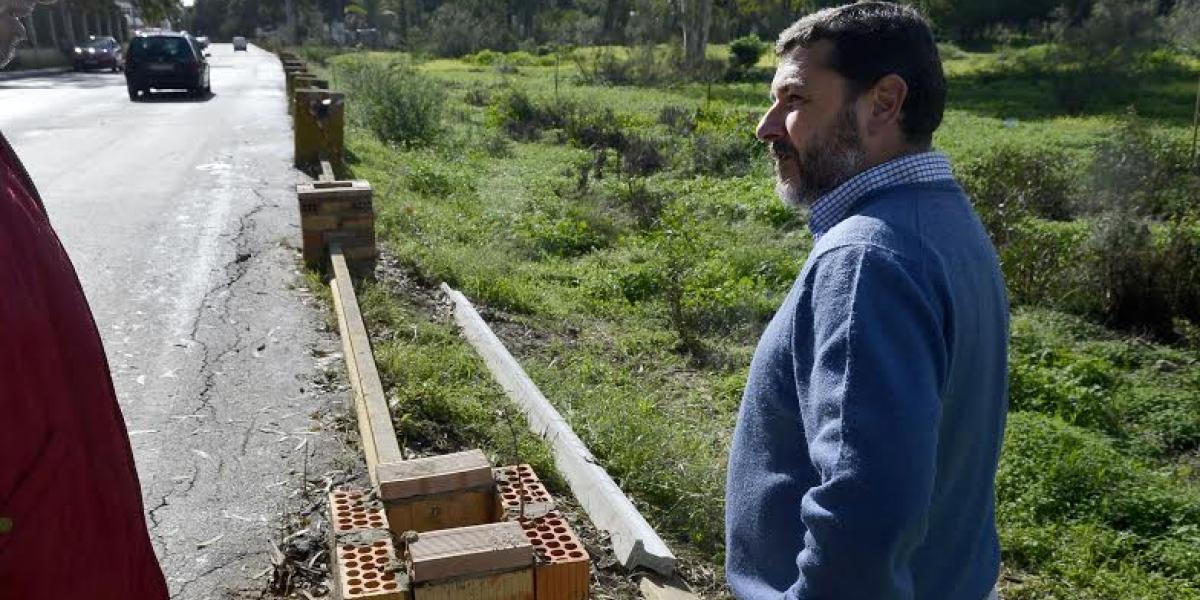 Alfonso Candón en la valla de Las Dunas.