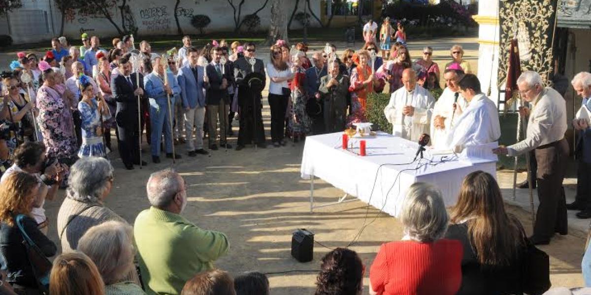 Misa antes de la salida de la Hermandad del Rocío.