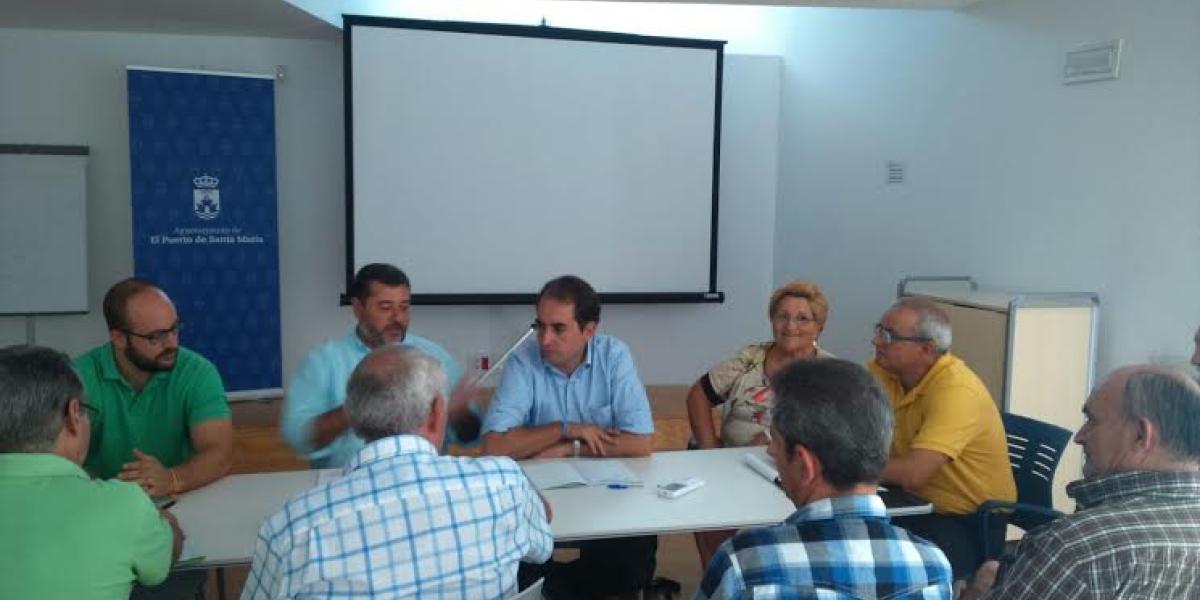 Reunión del PP con la Plataforma "Por un Puerto digno".