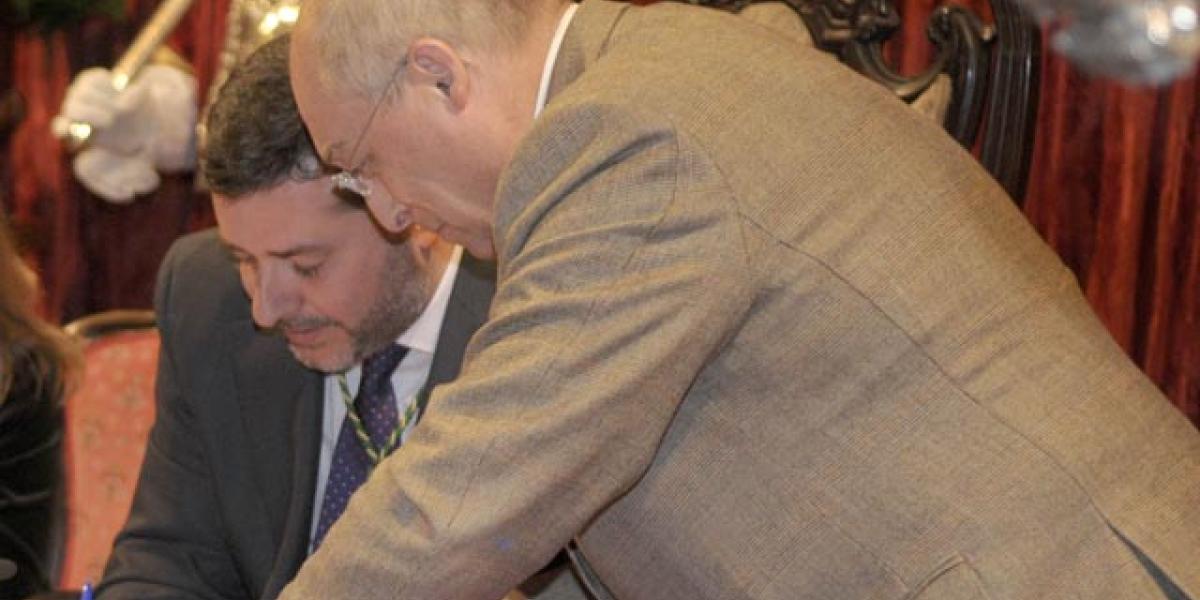 Alfonso Candón junto al interventor del Ayuntamiento.