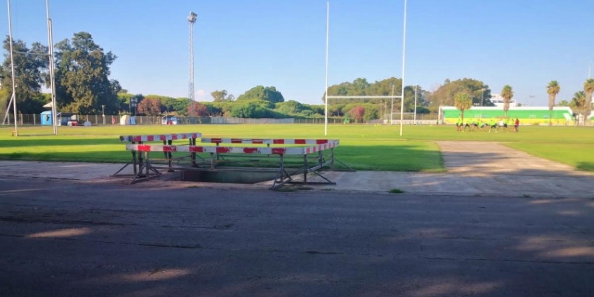 El actual estado de la pista de atletismo.